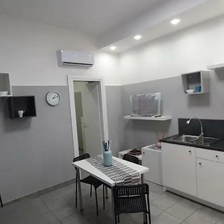 Sky House Apartment *