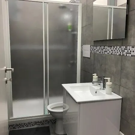 Sky House * نابولي