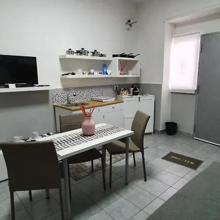 Sky House نابولي